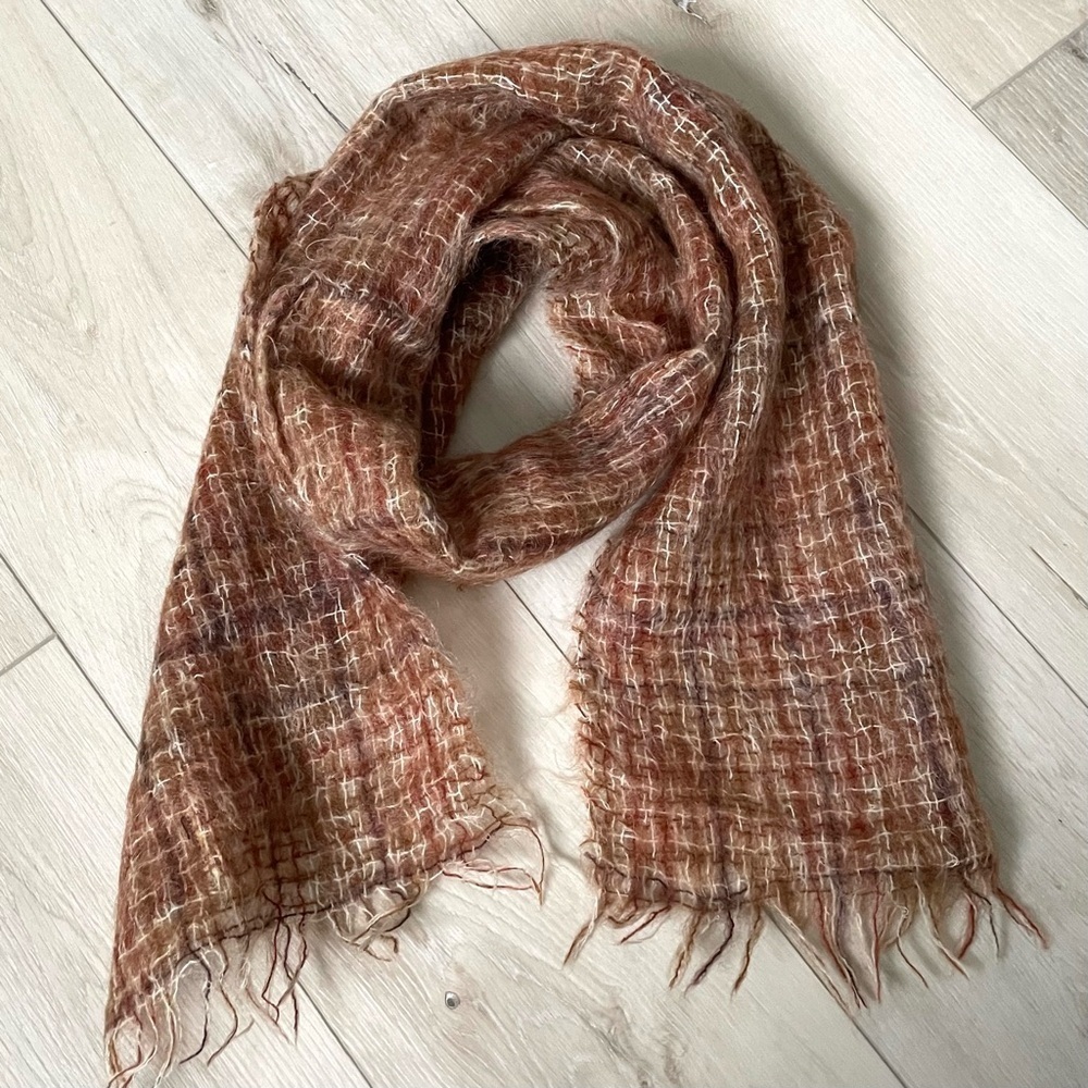 HIGHLANDS Vintage Mohair Wool Winter Scarf
Made In Scotland Brown One Size